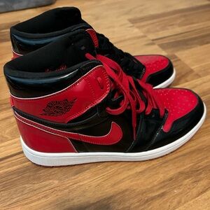 Nike air Jordan’s size 9.5 in excellent condition.